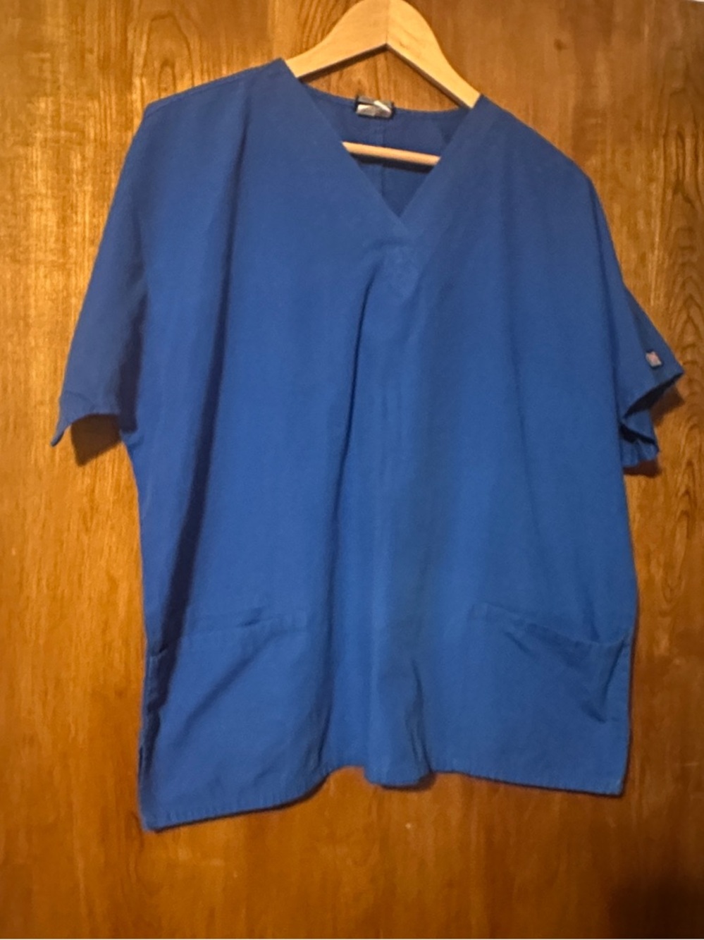 Women’s V-Neck Medical Scrub Top in Royal Blue